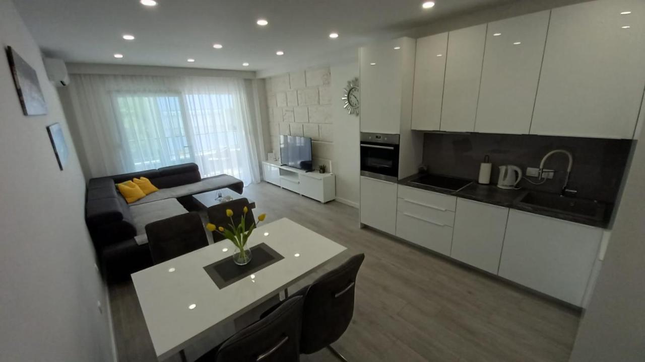 Lux Apartman Antonija Макарска Экстерьер фото